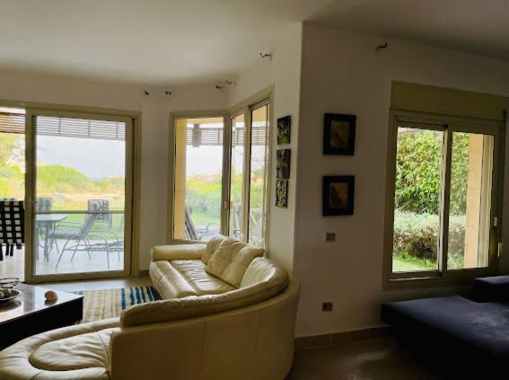 Spacious View 6 Bedrooms Einbay