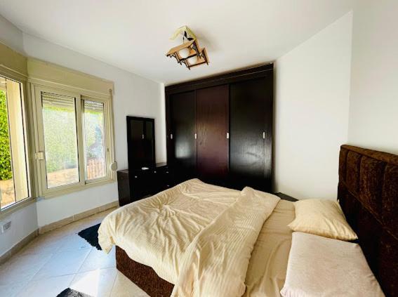 Spacious View 6 Bedrooms Einbay Villa Ain Suchna