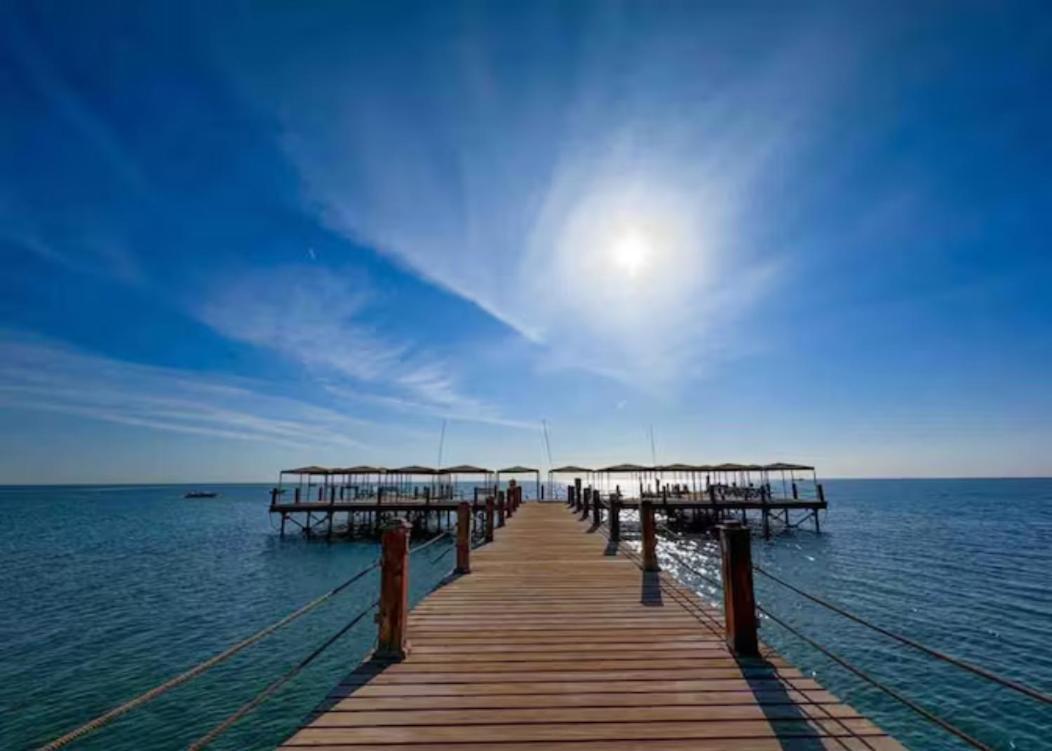 Spacious View 6 Bedrooms Einbay