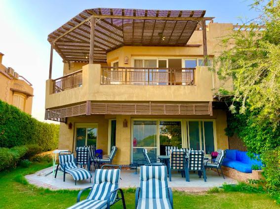 Вилла Spacious View 6 Bedrooms Einbay Айн-Сохна